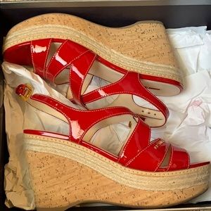 Prada Calzarure Donna patent leather wedge